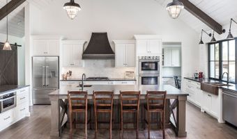 2713 S Forty Ln, Adel, IA 50003