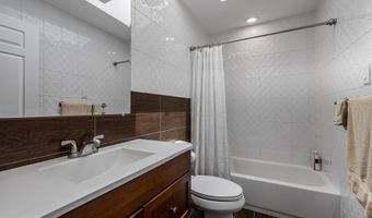 1128 HALESWORTH Dr, Rockville, MD 20854