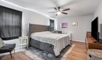 463 Londondary Dr, Ballwin, MO 63011