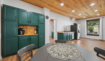 107 W High St, Ashley, OH 43003