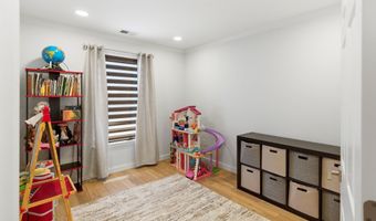 19 W Dolphin Cir W, Bayville, NJ 08721