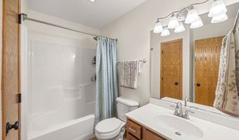8065 NE 25th Ave, Altoona, IA 50009