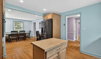 1006 King Rd, Cheshire, CT 06410