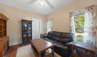 29 Lake St, Amityville, NY 11701