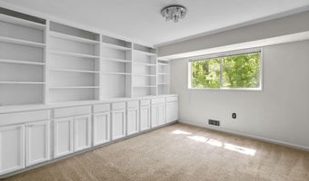 10643 WEYMOUTH St 103, Bethesda, MD 20814