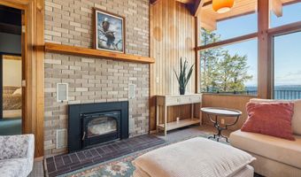 240 Black Point Rd, Alton, NH 03810