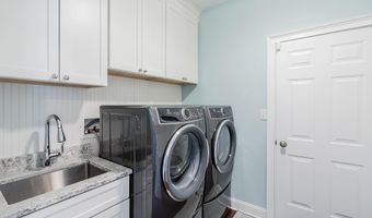 55 Heritage Dr, Allentown, NJ 08501