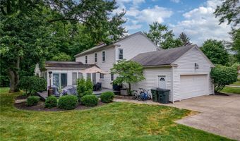 390 Willard Rd, Aurora, OH 44202
