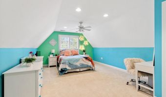 11 Swan Ln, Andover, MA 01810