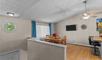 4 Clarke St, Warwick, RI 02886