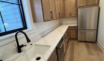 855 Club Dr W, Aurora, OH 44202