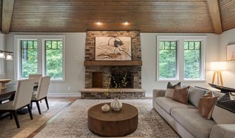 3867 Hawk Crest Rd, Ann Arbor, MI 48103