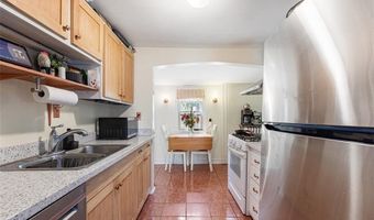 74 Third St, Newport, RI 02840