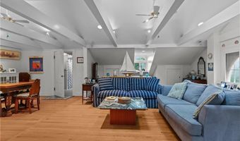 718 Bellevue Ave 5, Newport, RI 02840