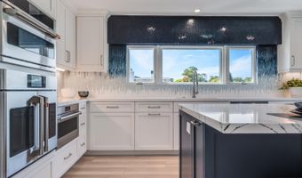 641 Bayview Dr, Aptos, CA 95003