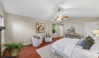 800 Eaglebrooke Dr, Ballwin, MO 63021