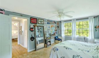 44 Washington Rd, Barrington, RI 02806