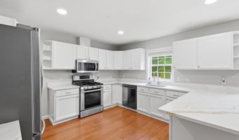 24674 PEACH ORCHARD Ln, Aldie, VA 20105