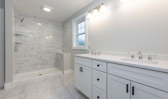 12 Robin Way 5, Chester, NH 03036