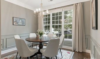 2021 Sablewood Dr, Charlotte, NC 28205