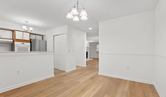 1 E Hayestown Rd 33, Danbury, CT 06811