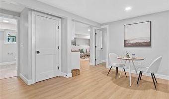 91 Houston Ave, Newport, RI 02840