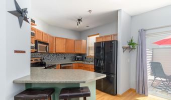 14 S Gardens Way, Fitchburg, WI 53711