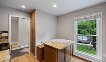 7322 Greentree Rd, Bethesda, MD 20817