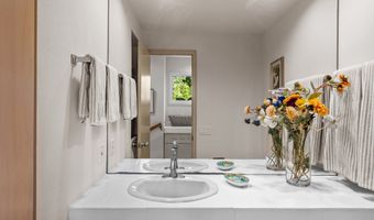 24 Sarahs Path, Amagansett, NY 11930