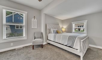 41 Dewey St, Arnolds Park, IA 51331