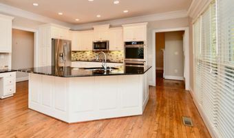 218 Thornhill Dr, Athens, GA 30607