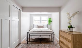 466 Essex St, Bangor, ME 04401