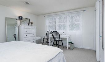 10 Greenbriar Ln, Amherst, NH 03031