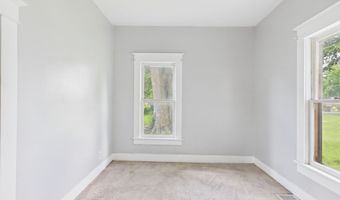 209 S 10Th St, Albia, IA 52531