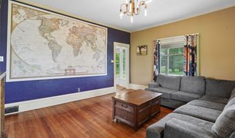 512 N D St, Albia, IA 52531
