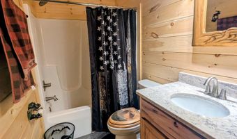 2423 9th Dr, Adams, WI 53910