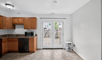 8530 SOUTHLAWN Ct, Alexandria, VA 22309