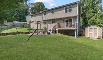 16 Taylor Ln, Warwick, RI 02886