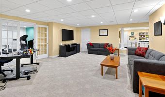 3 RAYMOND Ln, Belle Mead, NJ 08502