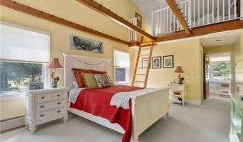 30 Middle Rd, East Greenwich, RI 02818