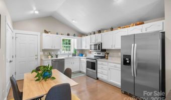 12 Buckshot Ridge Dr, Asheville, NC 28804
