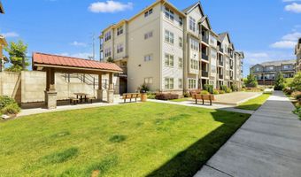 17126 SW Snowdale St 303, Beaverton, OR 97007
