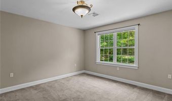 16 Leonard Dr, North Smithfield, RI 02896