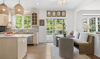 35 Lilac Ln, Danbury, CT 06810
