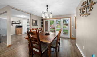 121 S 5th Ave, Brandon, SD 57005