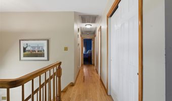 10 Sabin Dr, Airmont, NY 10901