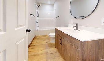 120 N Murlin St, Bicknell, IN 47512