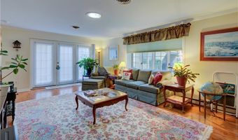 123 Pine Glen Dr, East Greenwich, RI 02818