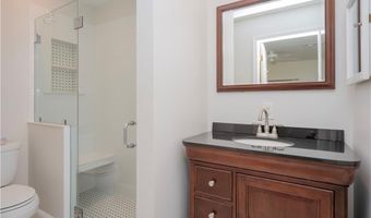 318 Corey Ln 318, Middletown, RI 02842