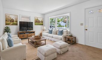 17 Railroad Ave, Beachwood, NJ 08722